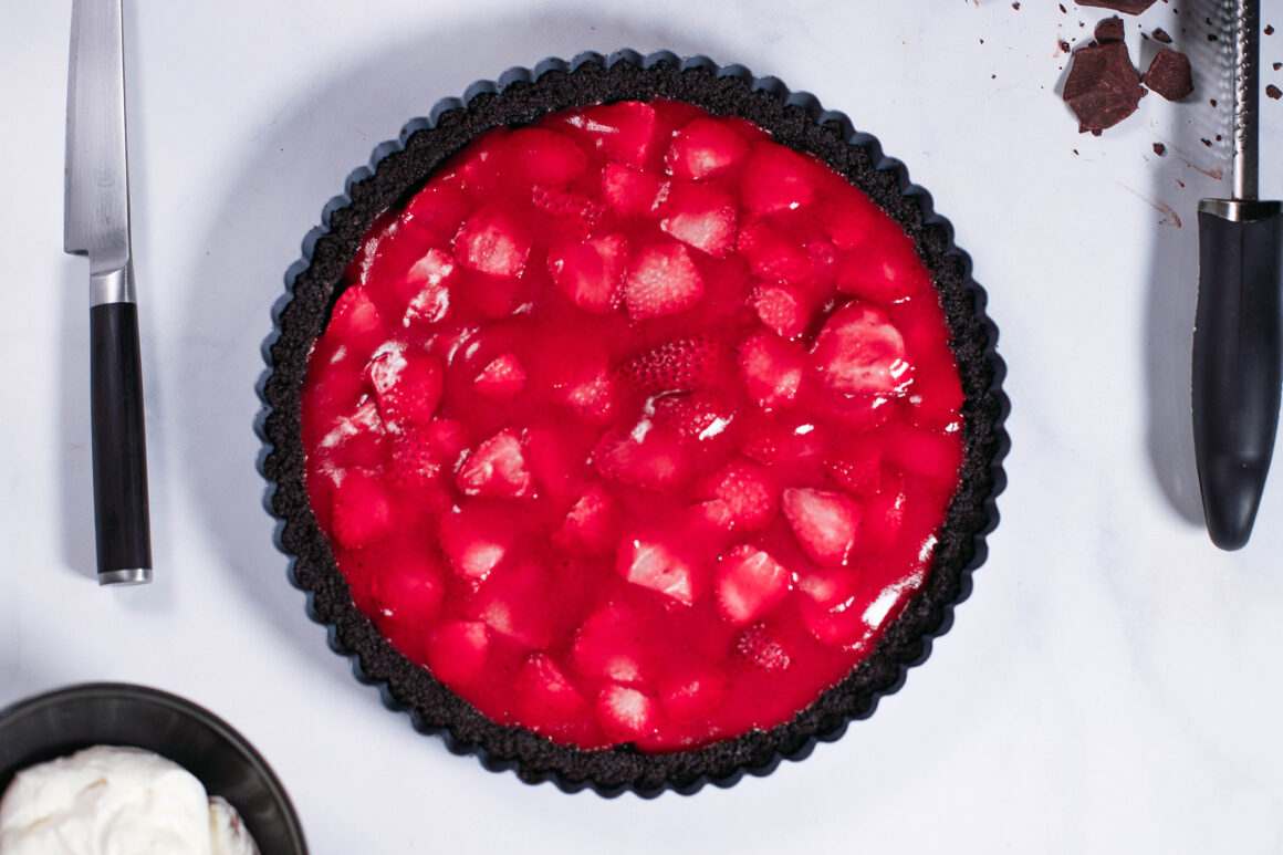 Strawberry-Tart with Grated Chocolate
