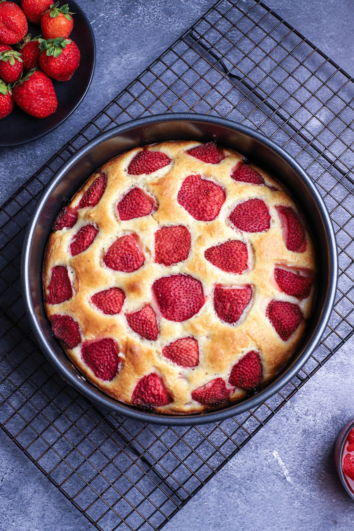 strawberry cake in springform pan