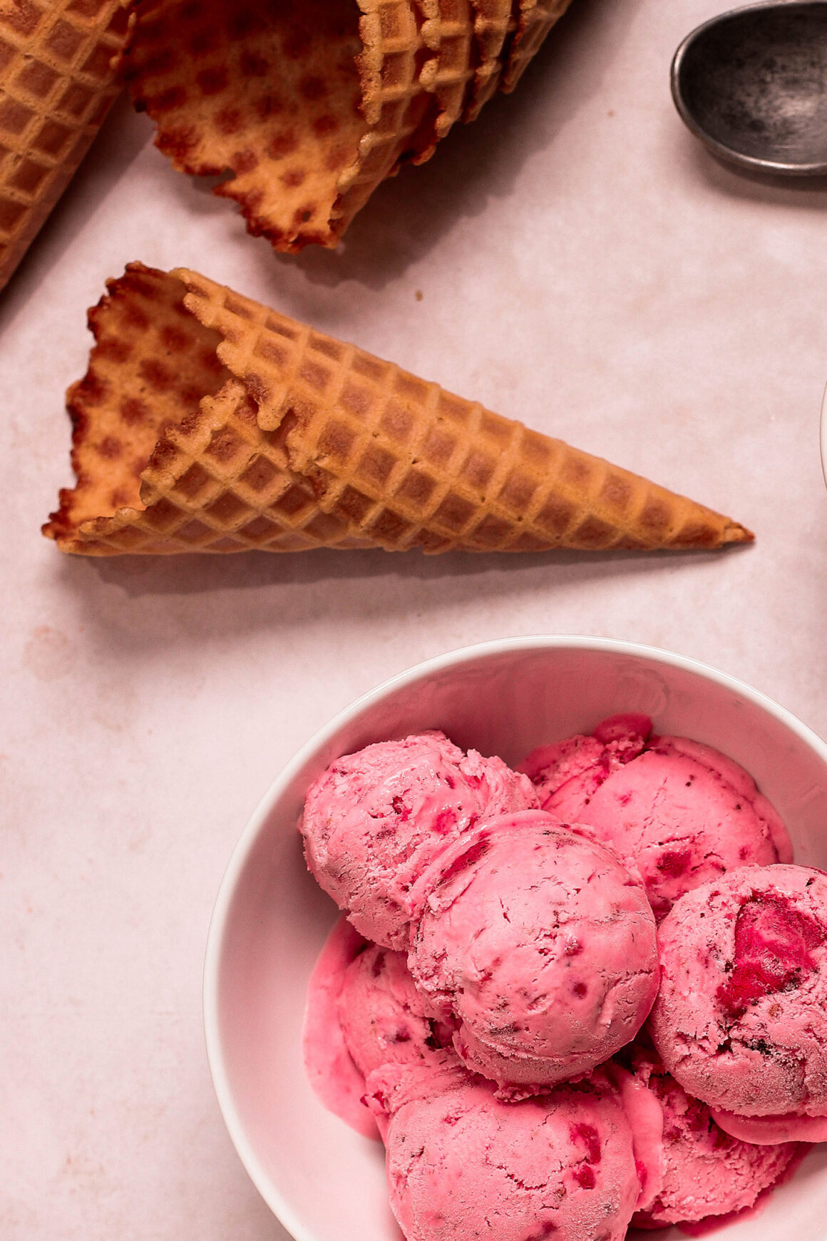 raspberry and strawberry ice cream cones